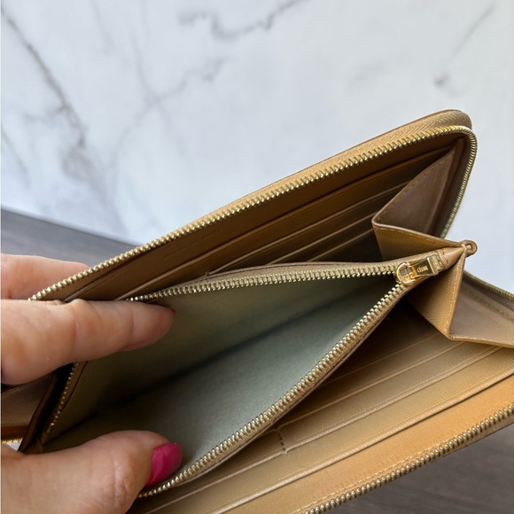 Celine Wallet - Phoebe Philo – Timeless Elegance and Luxury - Picture 5 of 10